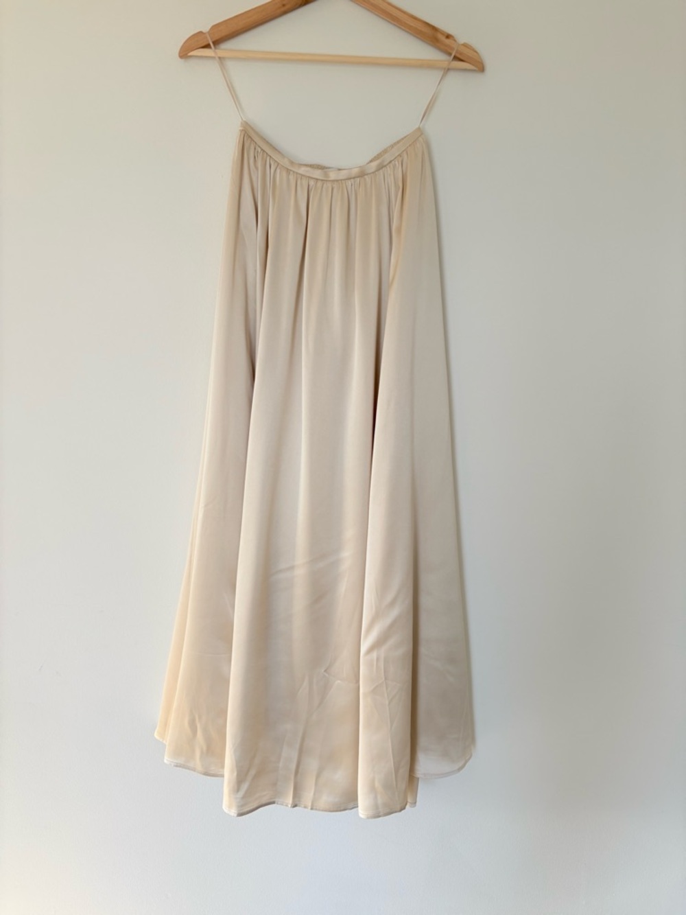 NEW Reformation Gemma Long Silk Skirt Almond Cream Elastic Waist | US 0 UK 4 - Picture 6 of 12